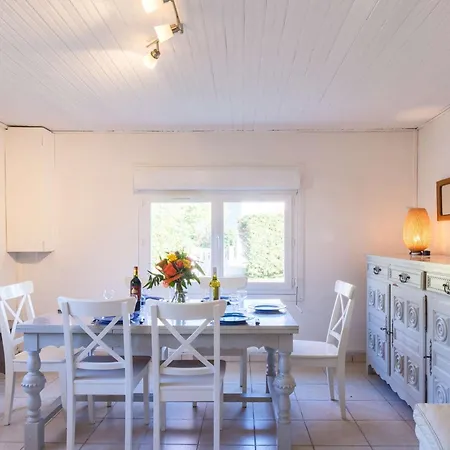 Charmante Maison Avec Parking - 6 Pers. Pres Du - Fr-1-877-7 Holiday home